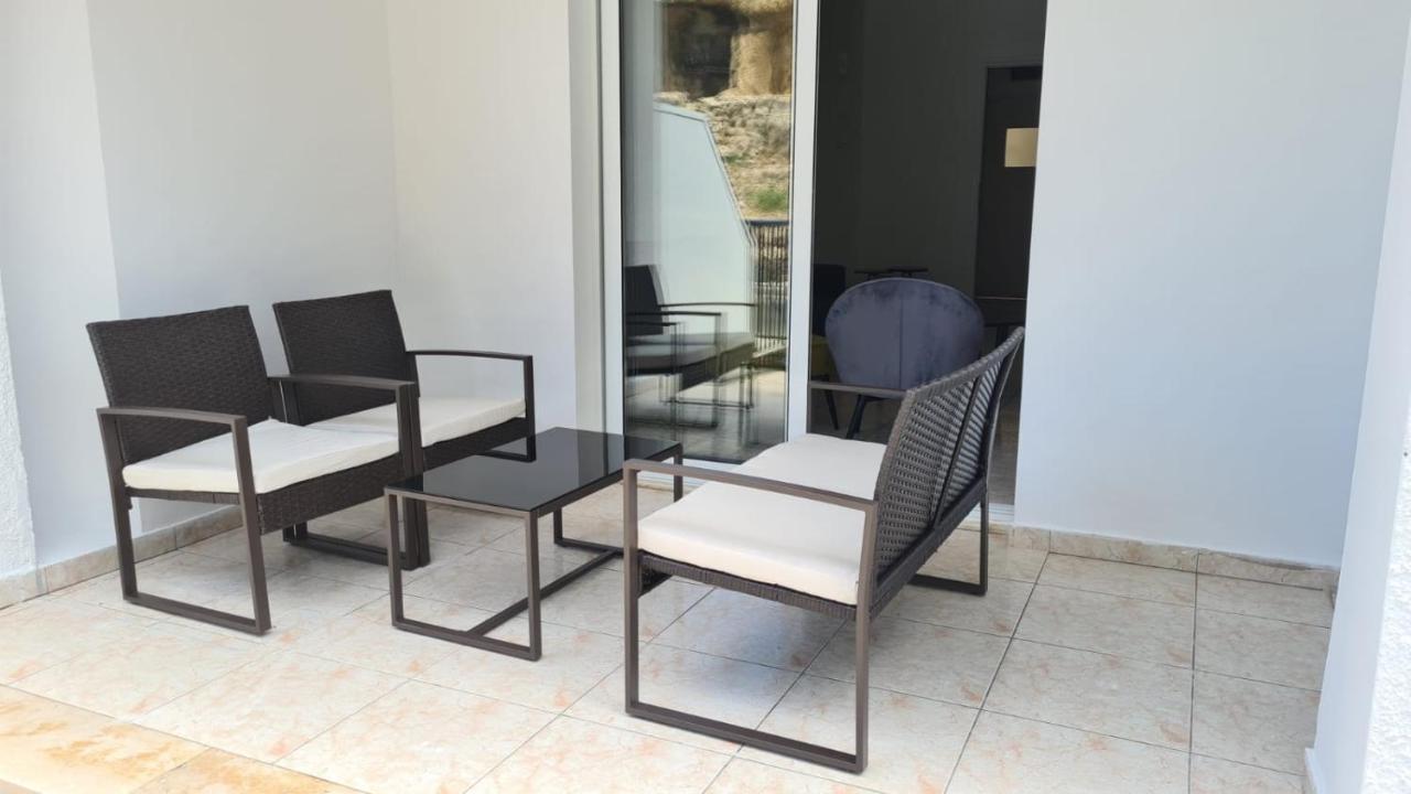 Laertis Apartments - By Imh Travel & Tours Paphos ภายนอก รูปภาพ