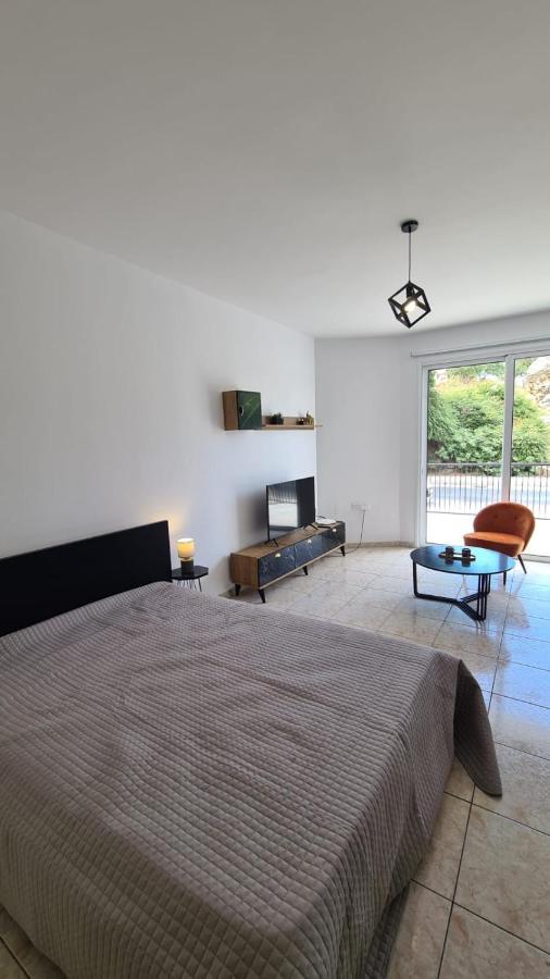 Laertis Apartments - By Imh Travel & Tours Paphos ภายนอก รูปภาพ