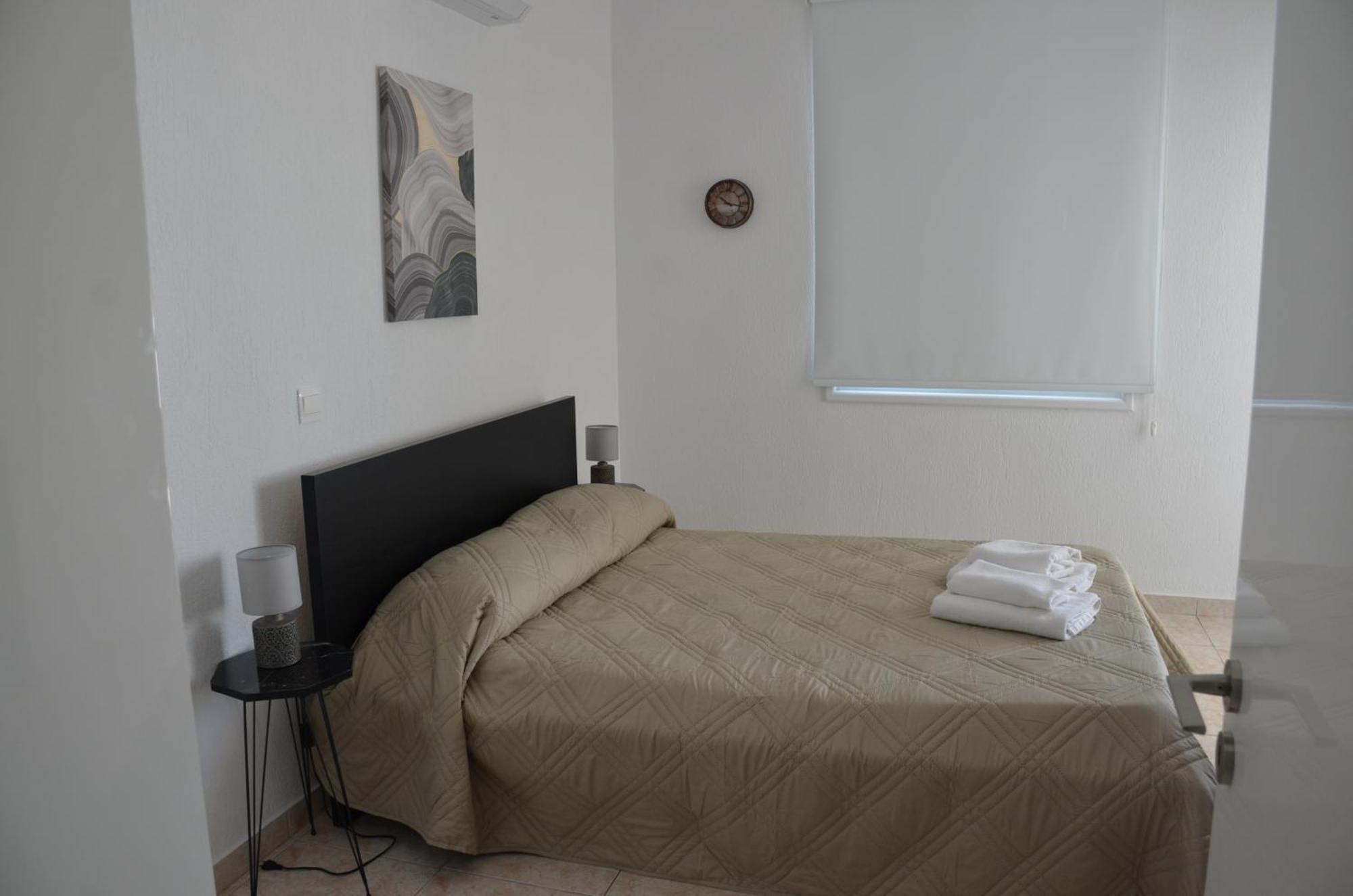 Laertis Apartments - By Imh Travel & Tours Paphos ภายนอก รูปภาพ