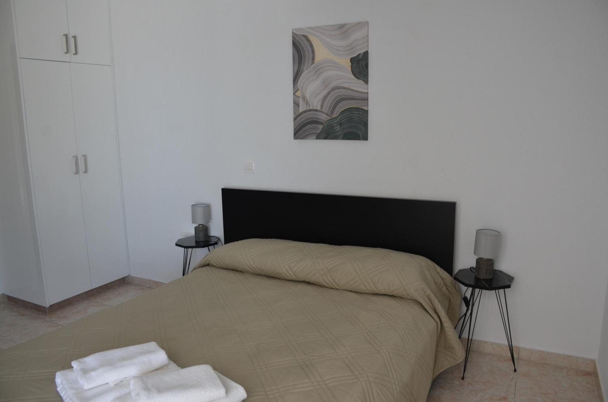 Laertis Apartments - By Imh Travel & Tours Paphos ภายนอก รูปภาพ
