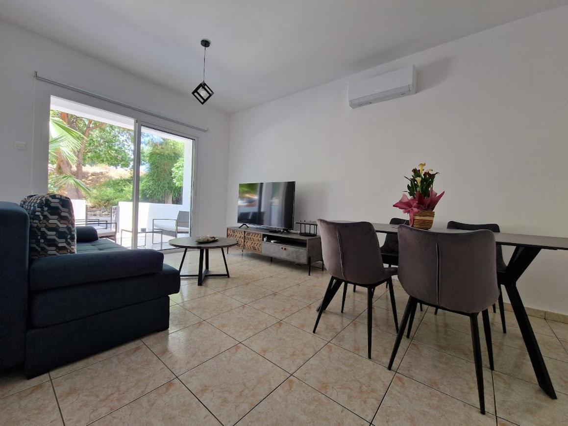 Laertis Apartments - By Imh Travel & Tours Paphos ภายนอก รูปภาพ