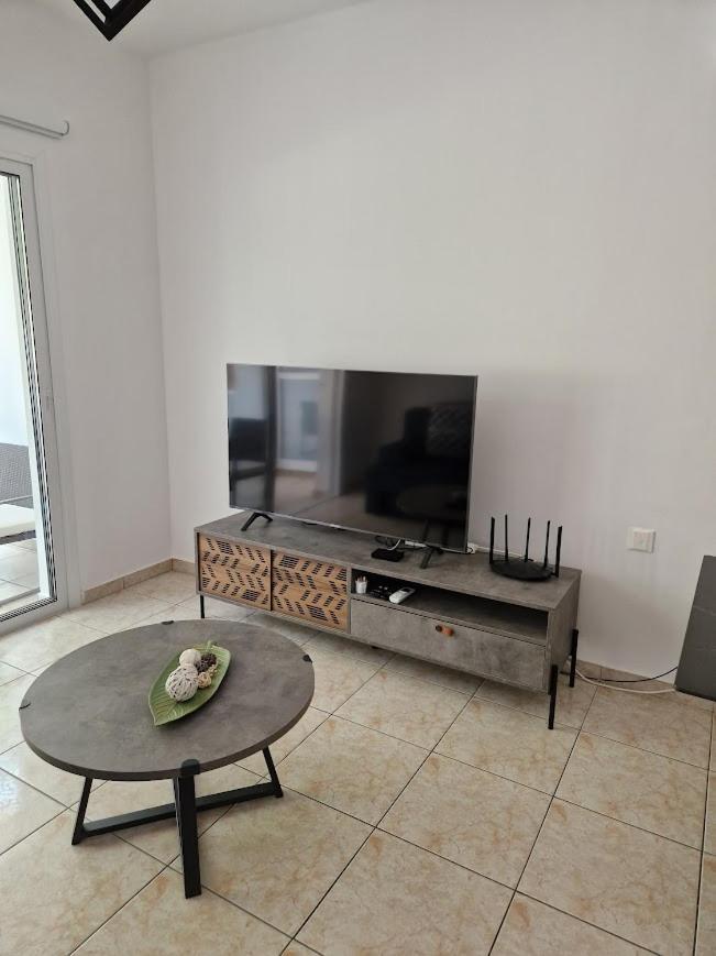Laertis Apartments - By Imh Travel & Tours Paphos ภายนอก รูปภาพ