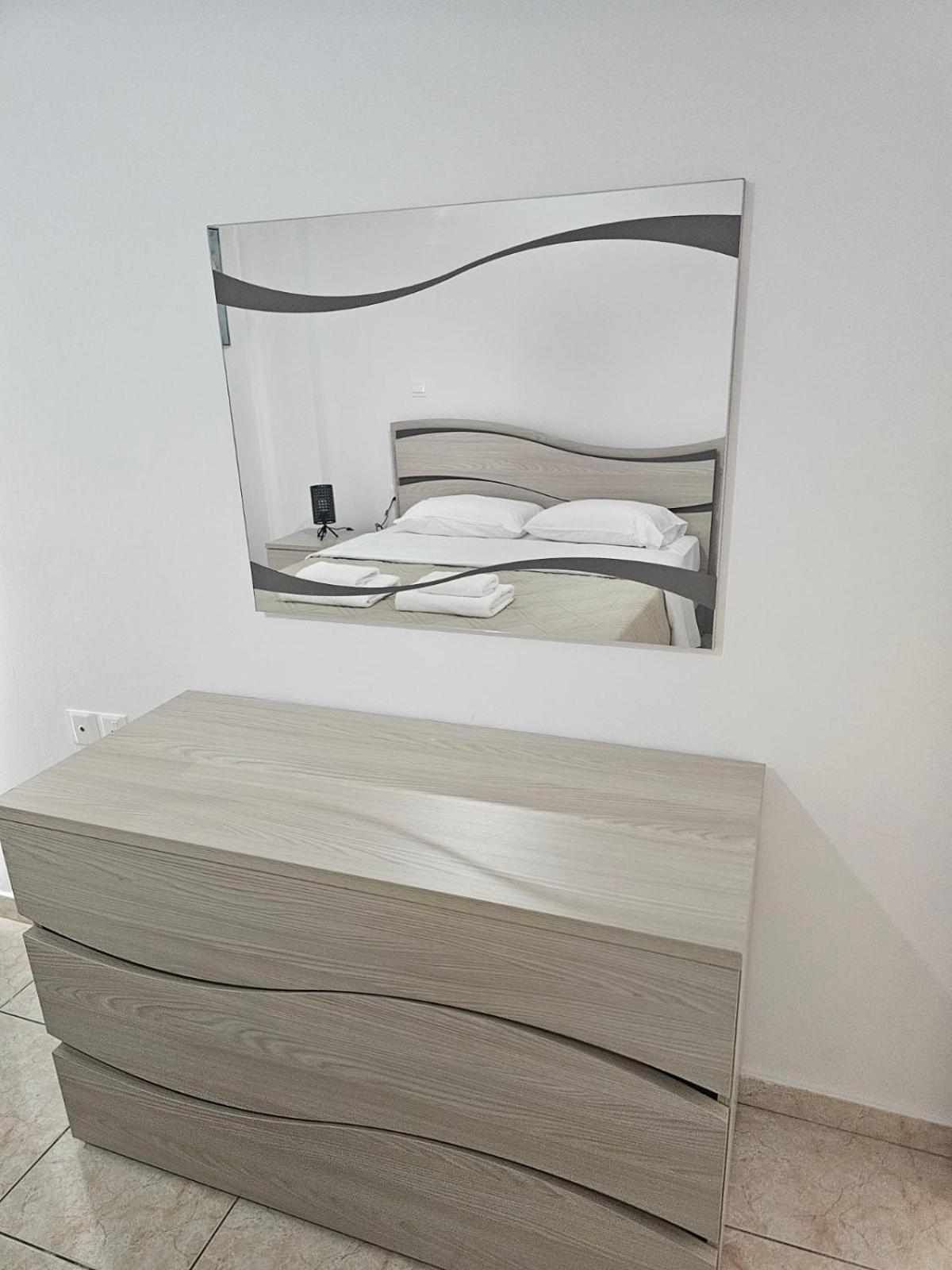 Laertis Apartments - By Imh Travel & Tours Paphos ภายนอก รูปภาพ